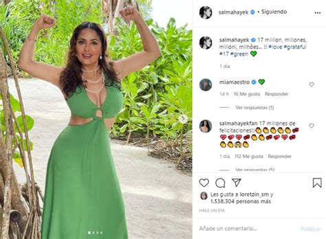 La foto de Salma Hayek meditando en bikini que sacudió a las redes Infobae
