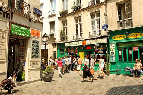 Le Marais in Paris - Pick Up a Falafel in the Old Jewish District – Go Guides