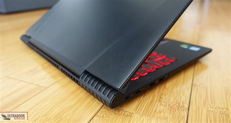 Lenovo Legion Y520 review - bang-for-the-buck gaming laptop at under $900