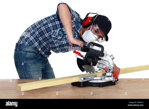 Carpenter Using Circular Saw Stock Photo Alamy
