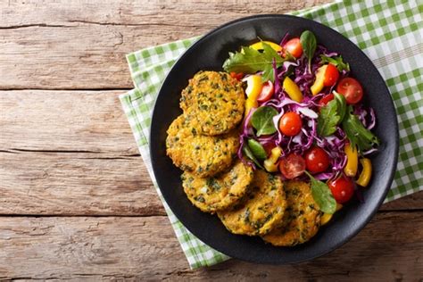 Tortitas De Quinoa Una Cena Llena De Nutrientes Para Seguir Cuidando