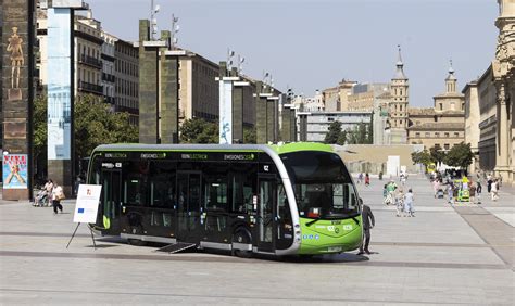 Zaragoza estrena el primer bus eléctrico Imágenes