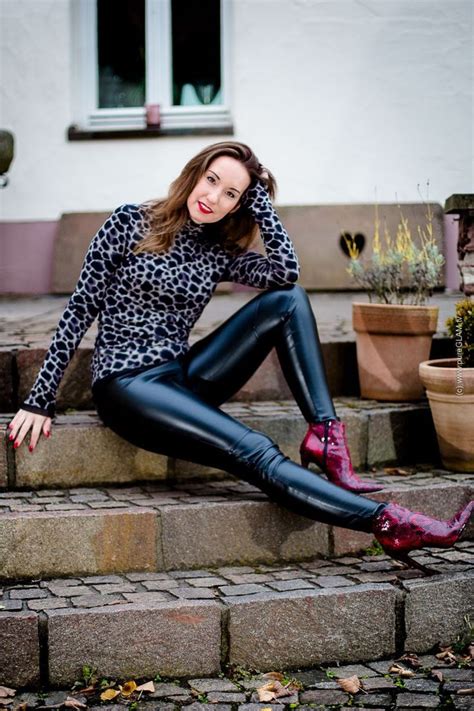 Pin By Christiano Müller On Leggings Wet Look Leggings Shiny