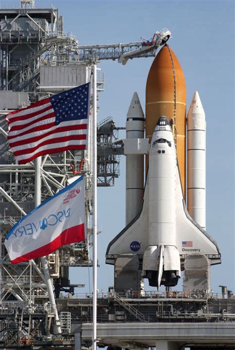 Spaceflight Now Sts Shuttle Report Discovery Unveiled On Easter