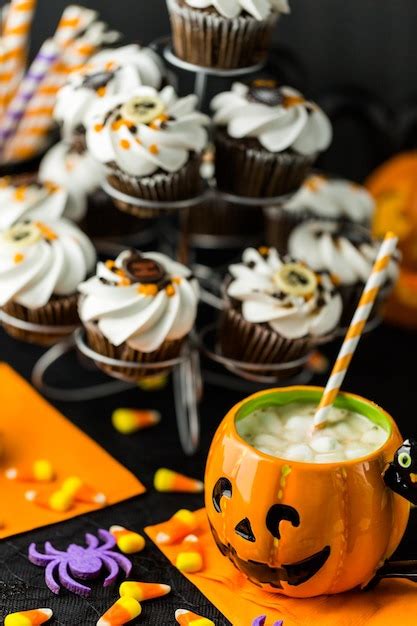 Cupcakes De Halloween De Chocolate Cobertura De Creme De Manteiga