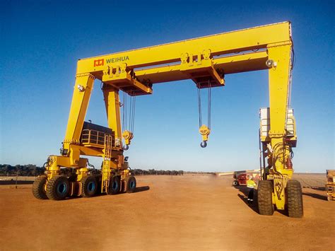 Rubber Tire Gantry Crane For Steel Pipe Handling