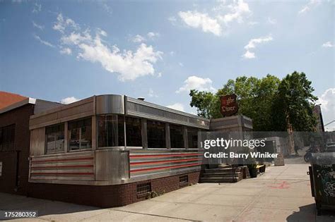 1487 American Diner Exterior Stock Photos High Res Pictures And