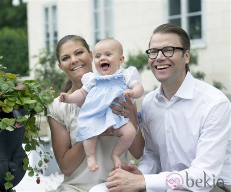 Los Príncipes Daniel Y Victoria De Suecia Celebran El Primer Santo De