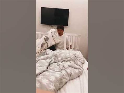Мам, дай сисю😅 - YouTube