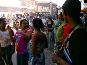 G Protesto Por Nibus Fecha Rodovia Em Bairro De Vit Ria Es