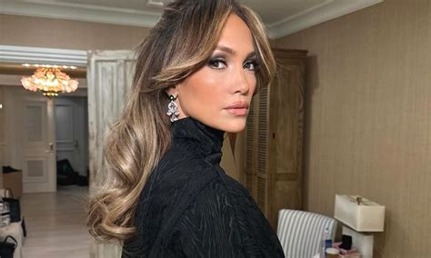 Jennifer Lopez y su glamuroso disfraz de Barbie Latina con medio millón de likes