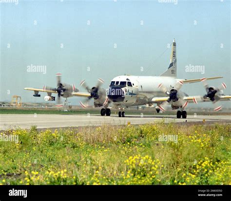 Ein Patrouillenteam 50 Vp 50 P 3c Orion Aircraft Taxis Auf Der Piste