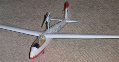 Das Papp-Model zur SF 27 M