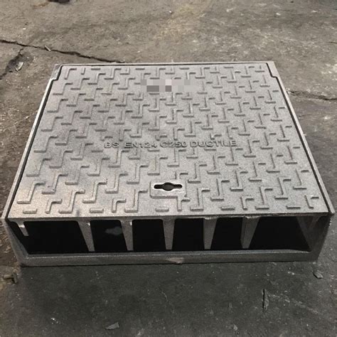 Ductile Iron Grating And Frame C250 China Kerb Gully Grating And