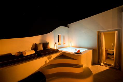 Santorini romantic accommodation | Avaton honeymoon suite | santorini ...