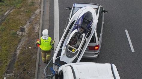 Trasa S Skuter Wodny Na Jezdni Trasy S Po Karambolu Tvn Warszawa