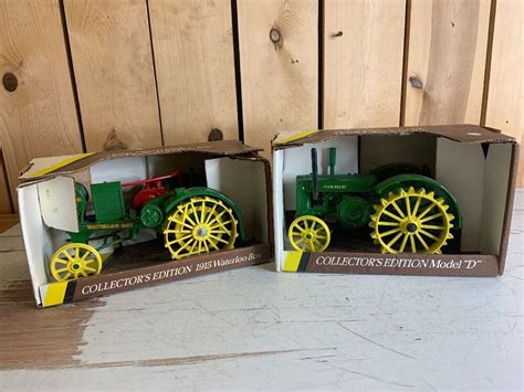 1 16 Scale Ertl John Deere 2 Collector Edition Wide Front Tractors On