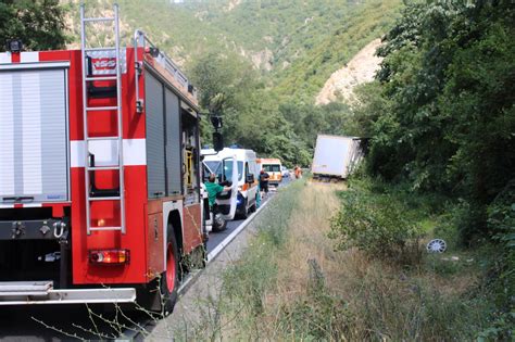 Тежка катастрофа в Кресненското дефиле - Сн. 4 Фото галерии | Vesti.bg