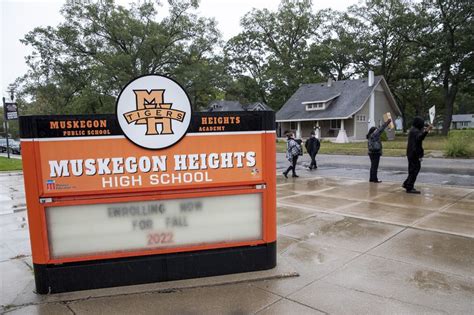 Muskegon Heights Academy Board Gives Charter School Company New