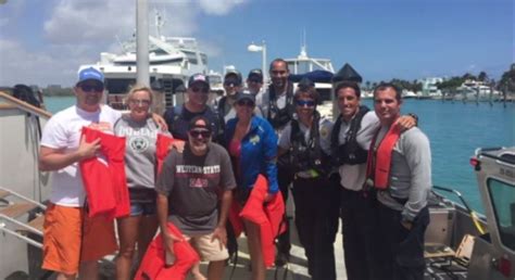 Coast Guard Rescues 8 Stranded Boaters Off North Miami Beach Wsvn