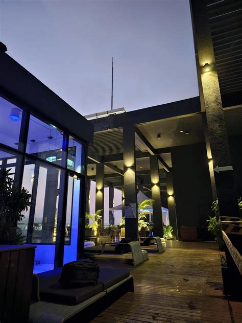 Movenpick Hotel Colombo 5 Star Upscale Accommodation And Ocean View