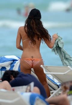 Gabrielle Anwar Bikini On The Beach In Miami The Drunken Stepforum A Place To