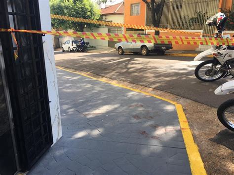 Tentativa De Roubo A Joalheria Termina Homem Baleado No Centro De