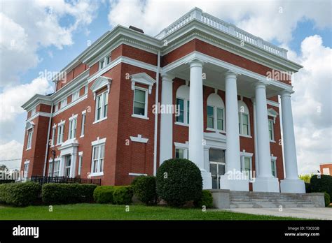 Murray County Courthouse in Chatsworth, Georgia Stock Photo - Alamy