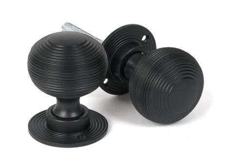 Matt Black Heavy Beehive Morticerim Knob Set