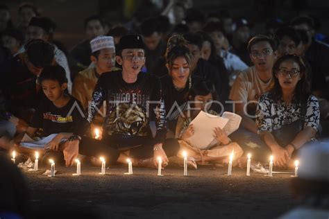 Doa Bersama Di Stadion Kanjuruhan Antara Foto