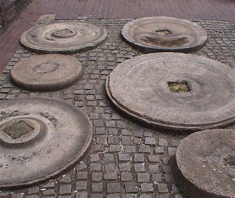 Millstones : London Remembers, Aiming to capture all memorials in London