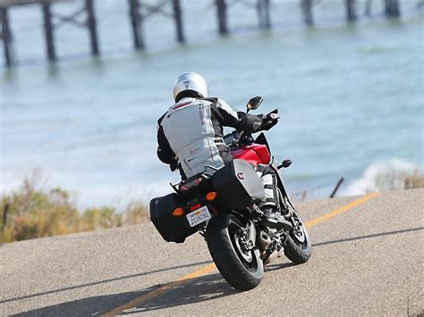 2015 Yamaha Fj 09 First Ride Review Rider Magazine