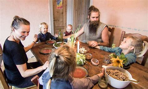 SU AAMUSSA TV JA LEFFAT Kohuttu tanskalaisperhe tänään tv ssä Isä