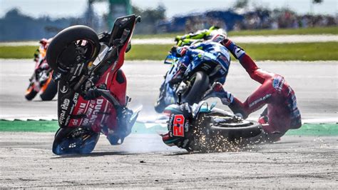 Silverstone MotoGP 2019 Crash Video Andrea Dovizioso Fabio Quartararo