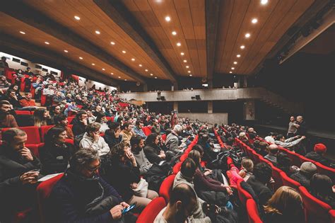 All Auditorium San Fedele di Milano c è un padre gesuita che fa suonare