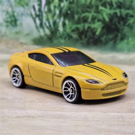 HOT WHEELS ASTON Martin V8 Vantage Druckguss Modell 1 64 18 Top Zustand EUR 9 50 PicClick DE
