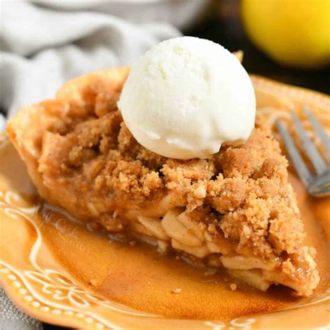 Dutch Apple Pie With Ice Cream