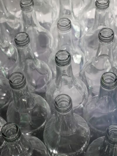 Стеклянные бутылки и банки купить оптом и в розницу у производителя ...