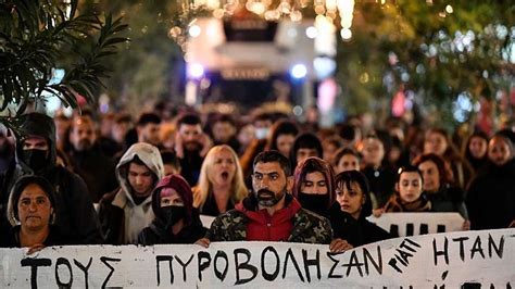 Polizist Schie T J Hrigem Roma In Den Kopf Proteste In