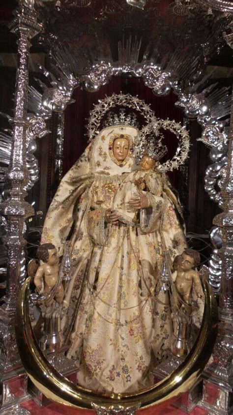 Gran Canaria Virgen del Pino Virgencita Imágenes religiosas Besos