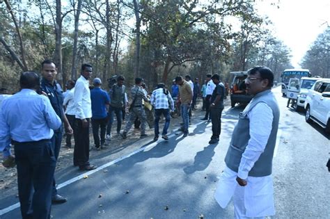 अपघातातील जखमींसाठी देवदूतासारखे धावले पालकमंत्री सुधीर मुनगंटीवार स्थैर्य