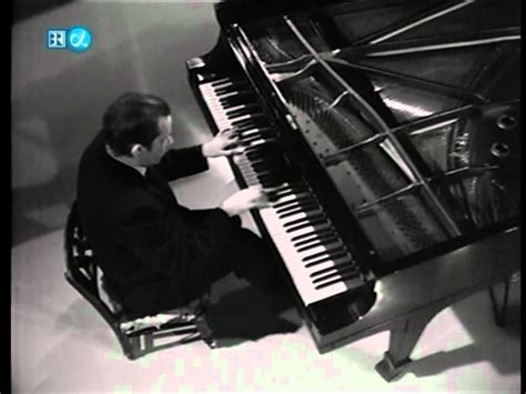 Glenn Gould Beethoven 32 Variations In C Minor HD YouTube