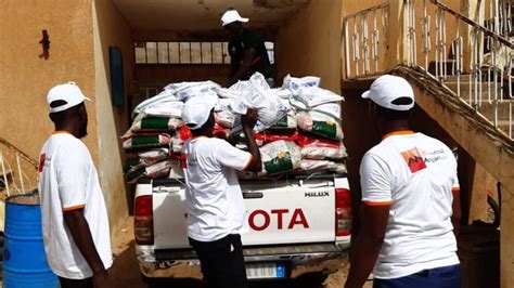 Diapo Attijari Bank Mauritanie au chevet des sinistrés des inondations