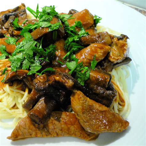 Veal with Tomato and Mushroom Sauce