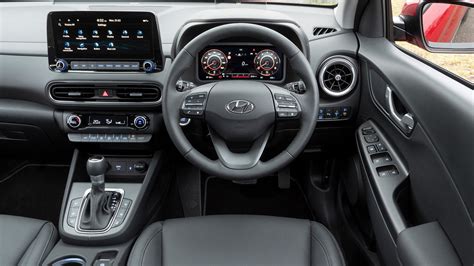 Hyundai Kona Hybrid Interior & Infotainment | carwow