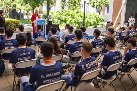 El Ayuntamiento Homenajea Al Recreativo Ies La Orden Tras La