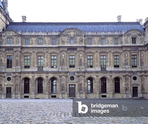 La Cour Carree Du Louvre Facade Du Louvre De Henri Ii