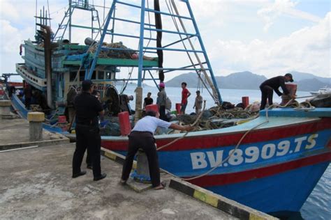 Menteri Edhy Nyatakan Kapal Pencuri Ikan Bisa Dimanfaatkan Nelayan