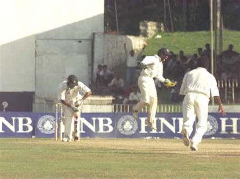 Kaluwitharana Jumps For Joy As Mahela Takes Stunning Catch