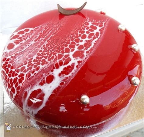 6 Awesome Homemade Mirror Glaze Cakes For The Coolest Frosting Ever